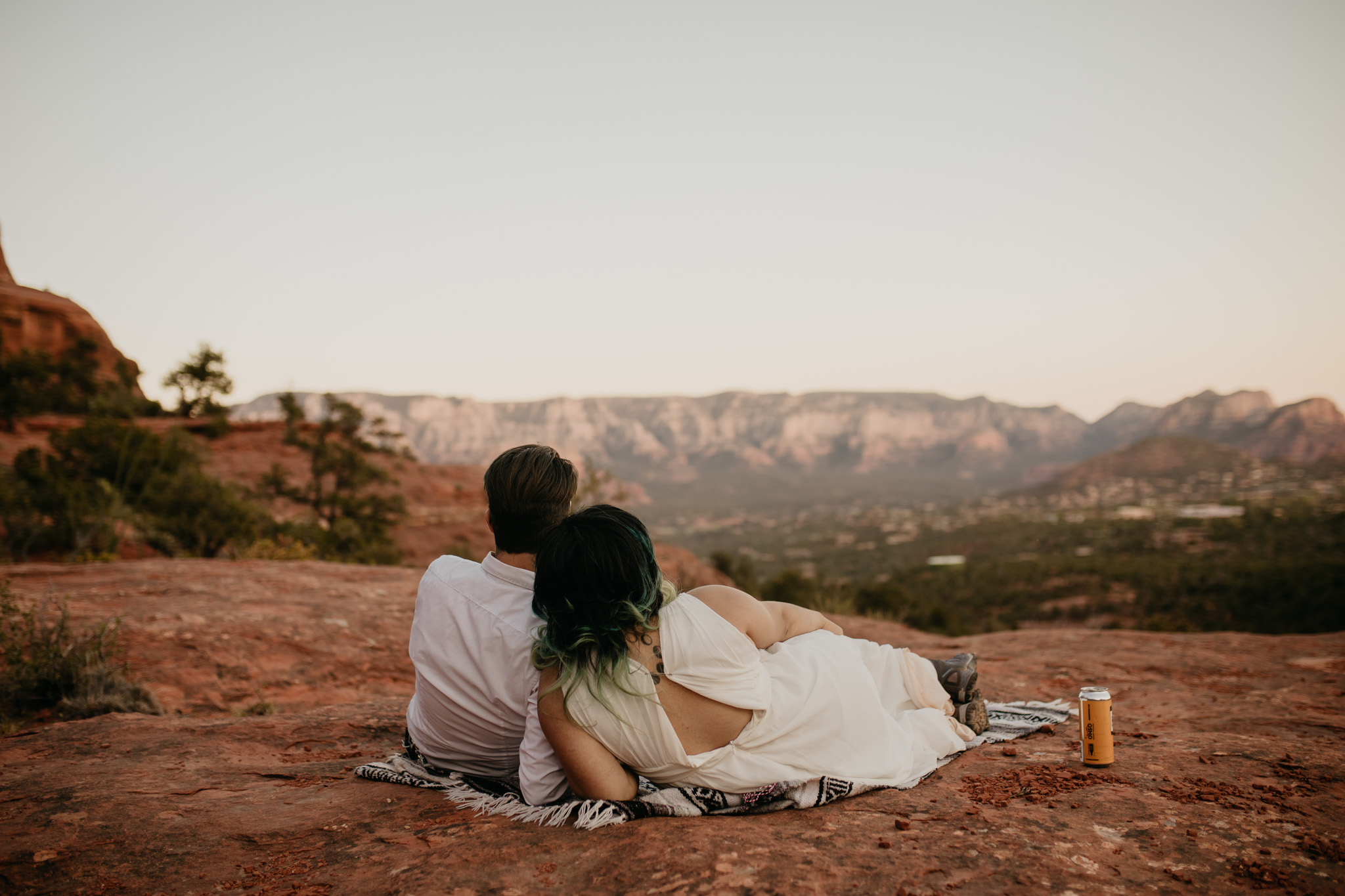 Sunset Sedona Elopement - A picnic in the red rocks of Arizona