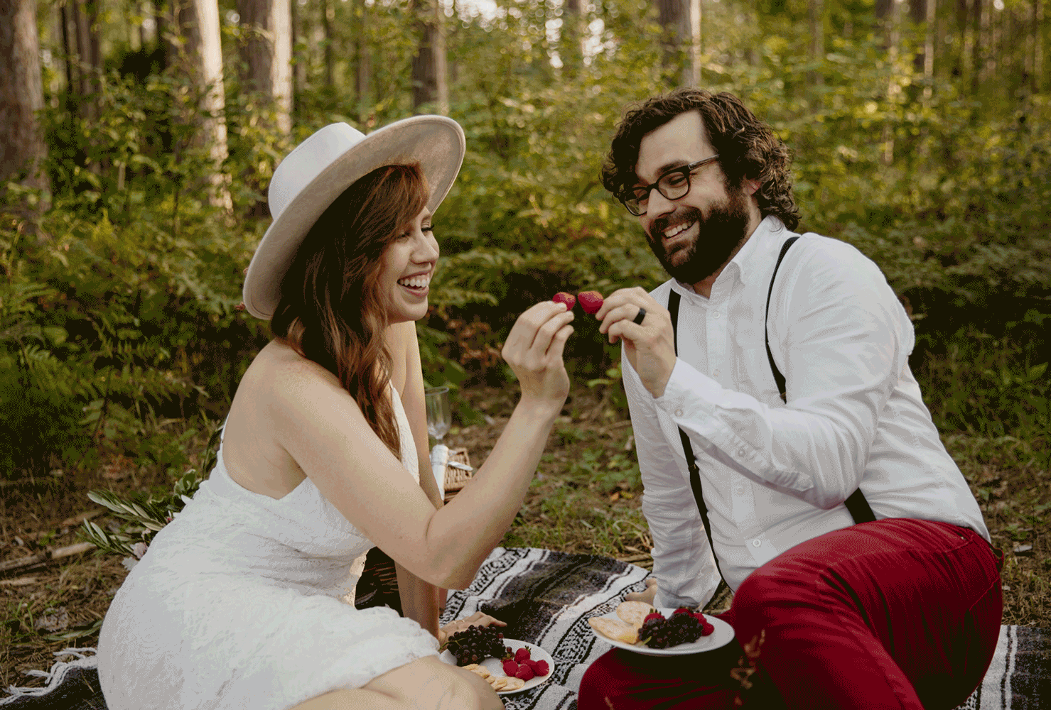 Elopement picnic in Manistee Forest // Michigan elopement