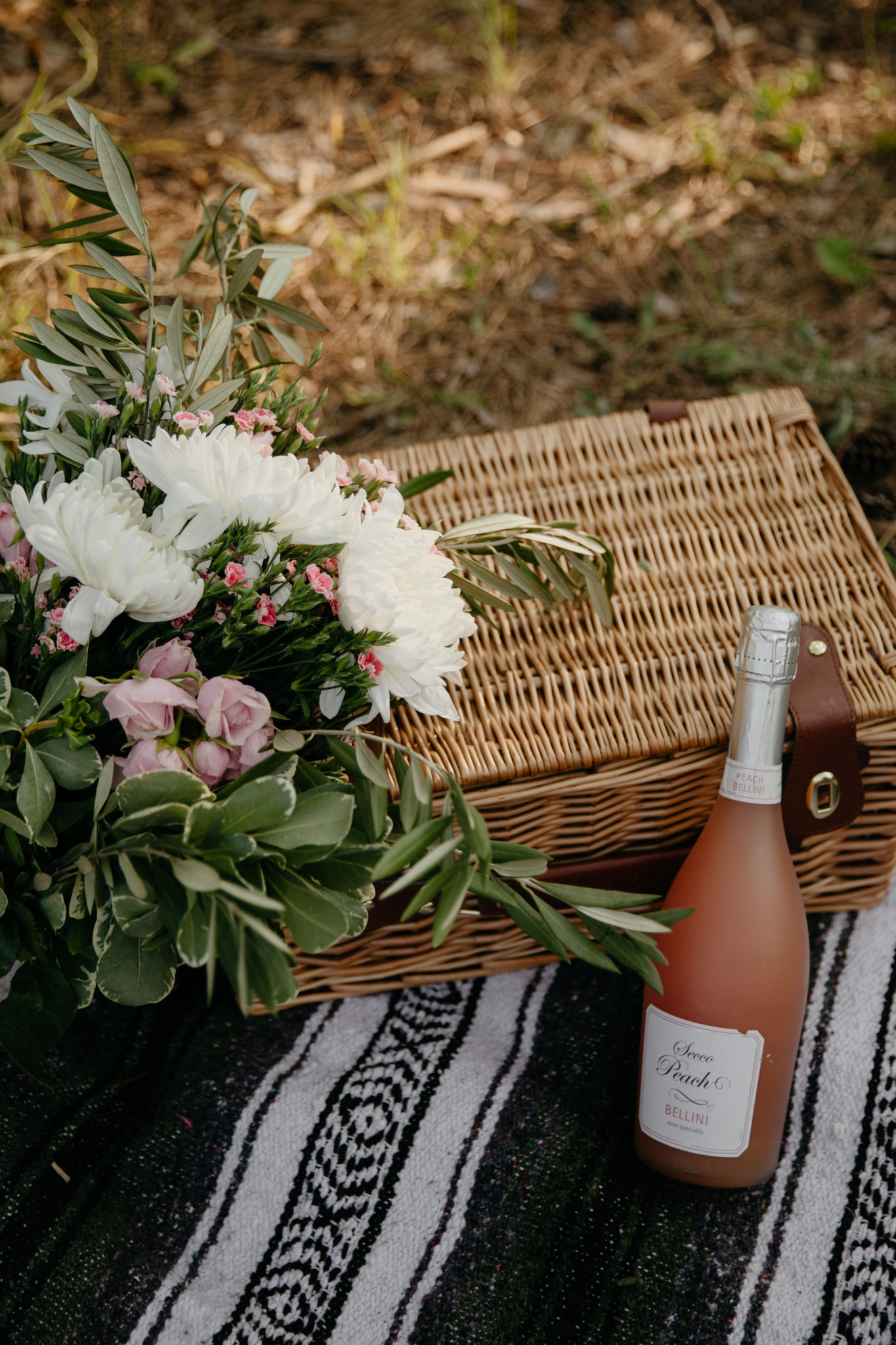 Picnic details // A Magical Manistee Forest Elopement in Michigan