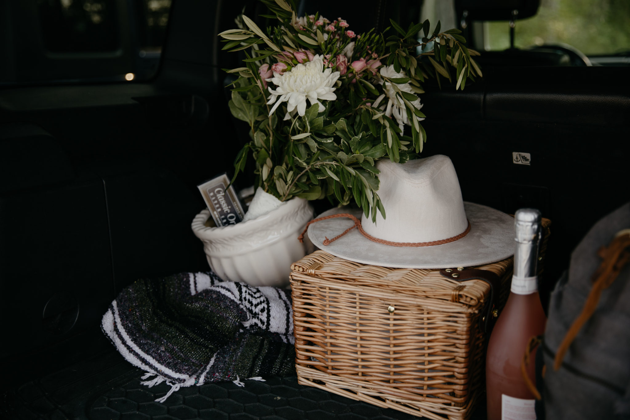 Elopement details in the jeep trunk