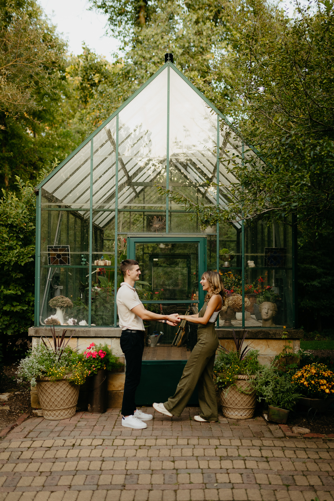 The Prettiest Fort Wayne Outdoor Wedding Venues || Indiana Intimate Wedding Photography