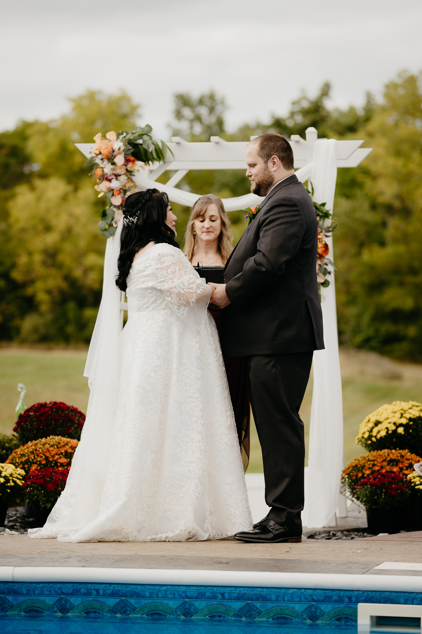 Fort Wayne Backyard Wedding in Indiana || Fall Ceremony