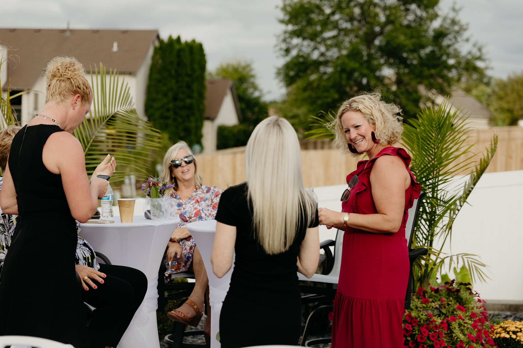 Fort Wayne Indiana Backyard Wedding || Cocktail Hour