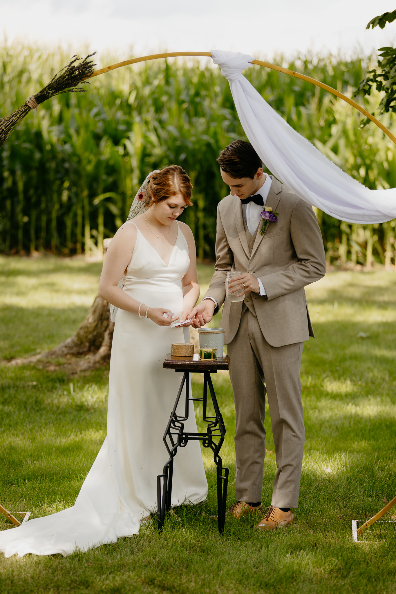 Intimate Indiana Outdoor Wedding in Summer // Ceremony, Vows, and Exchanging Rings