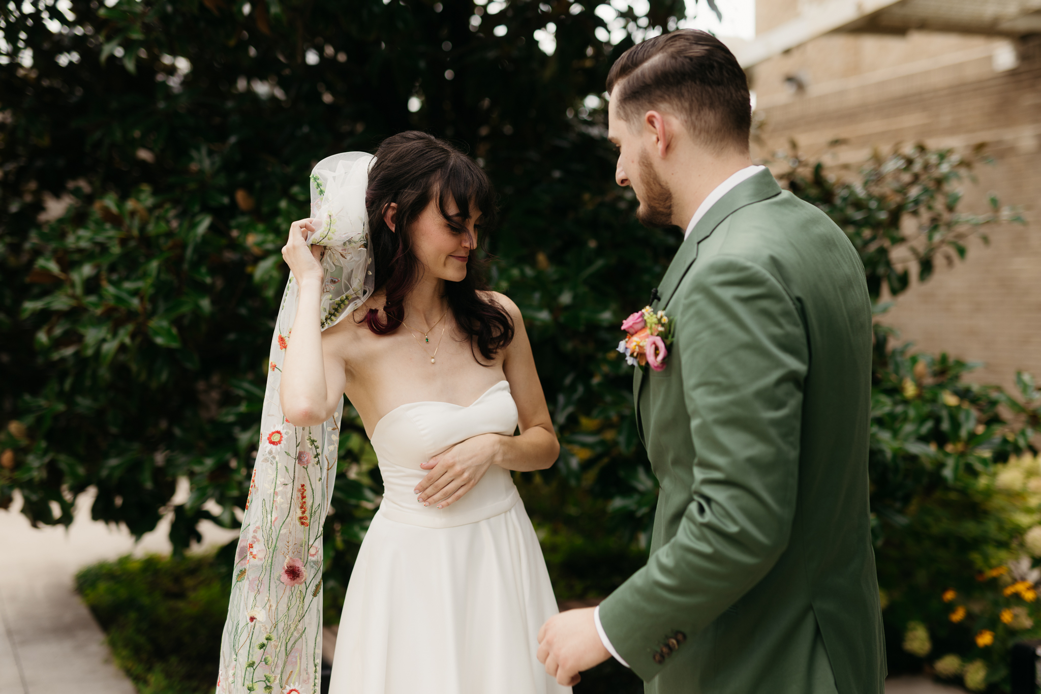 The Prettiest Fort Wayne Botanical Gardens Wedding at Foellinger-Freimann Botanical Conservatory