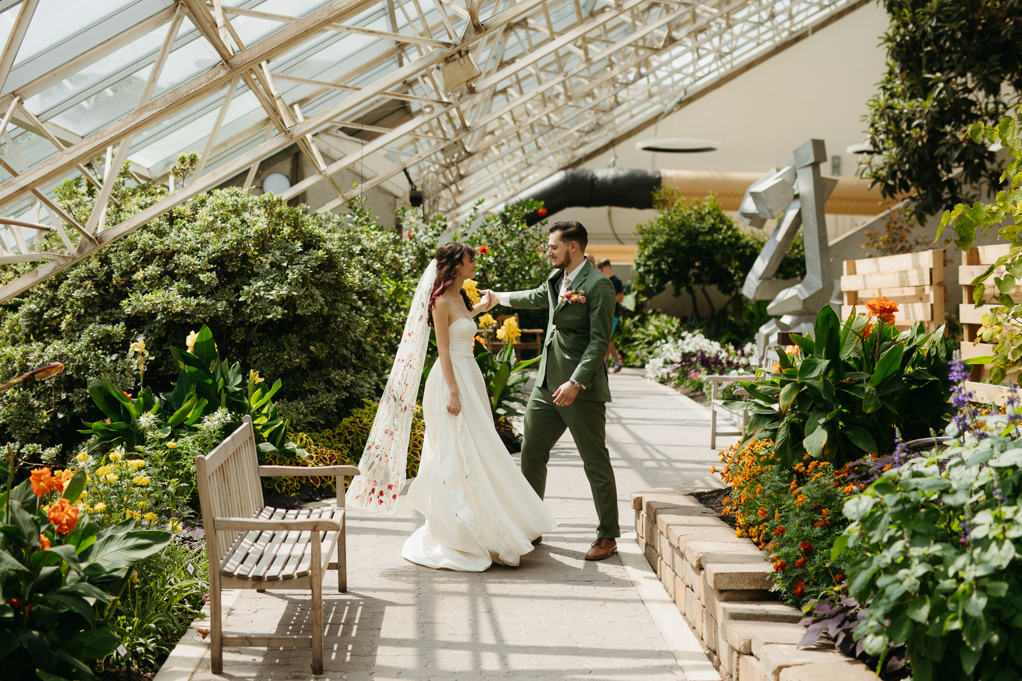 The Prettiest Fort Wayne Botanical Gardens Wedding at Foellinger-Freimann Botanical Conservatory