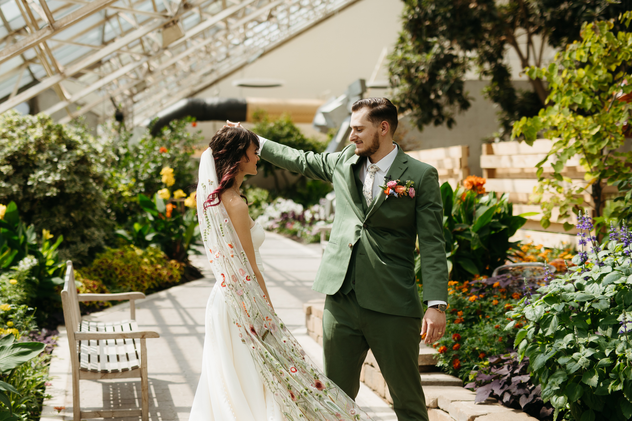 The Prettiest Fort Wayne Botanical Gardens Wedding at Foellinger-Freimann Botanical Conservatory