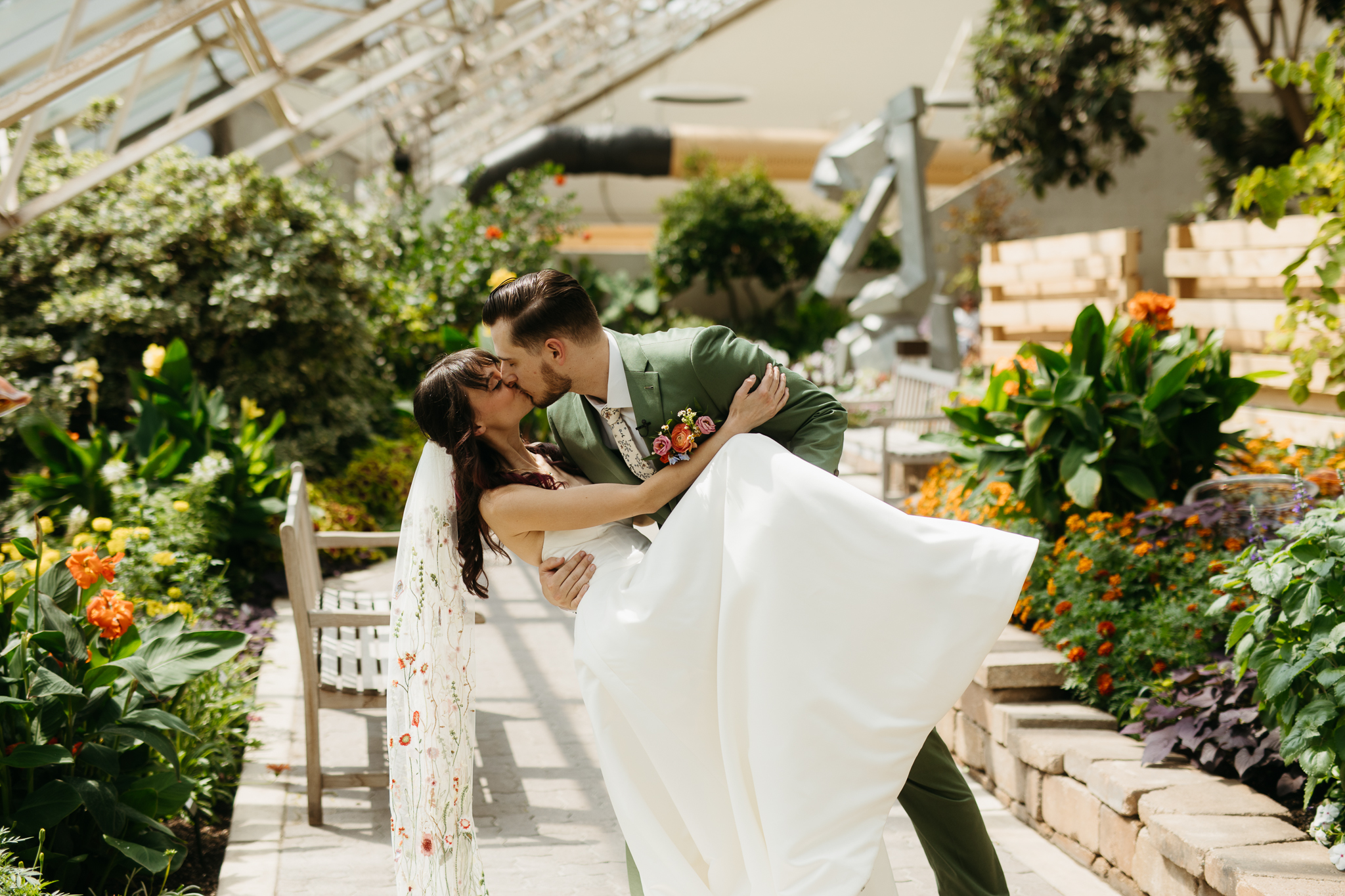 The Prettiest Fort Wayne Botanical Gardens Wedding at Foellinger-Freimann Botanical Conservatory