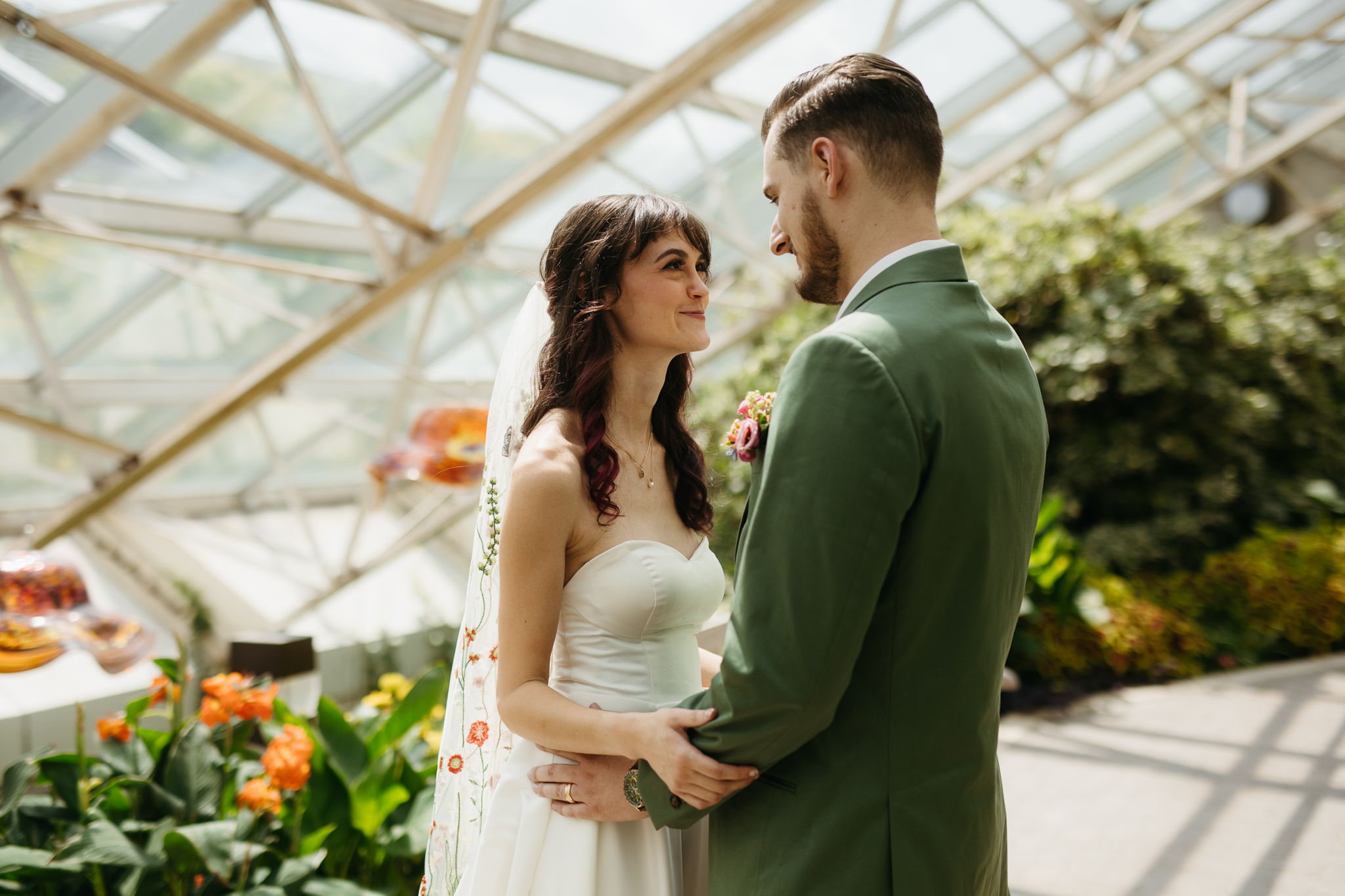 The Prettiest Fort Wayne Botanical Gardens Wedding at Foellinger-Freimann Botanical Conservatory