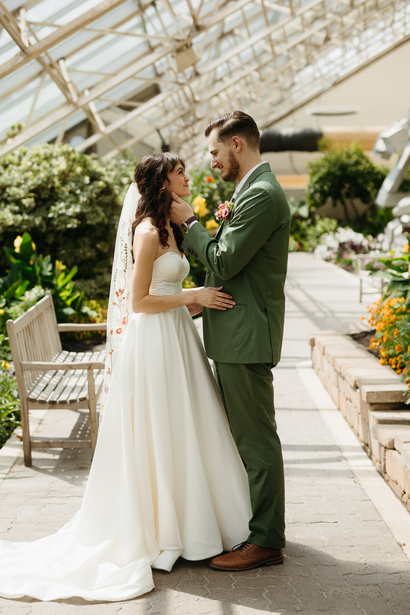 The Prettiest Fort Wayne Botanical Gardens Wedding at Foellinger-Freimann Botanical Conservatory