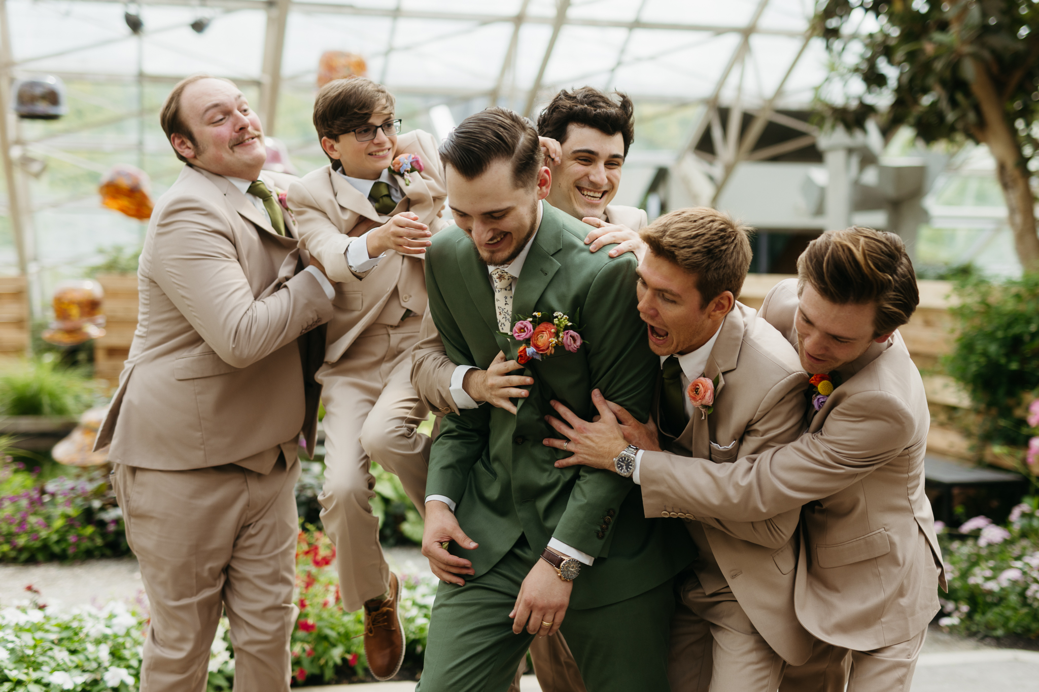 The Prettiest Fort Wayne Botanical Gardens Wedding at Foellinger-Freimann Botanical Conservatory