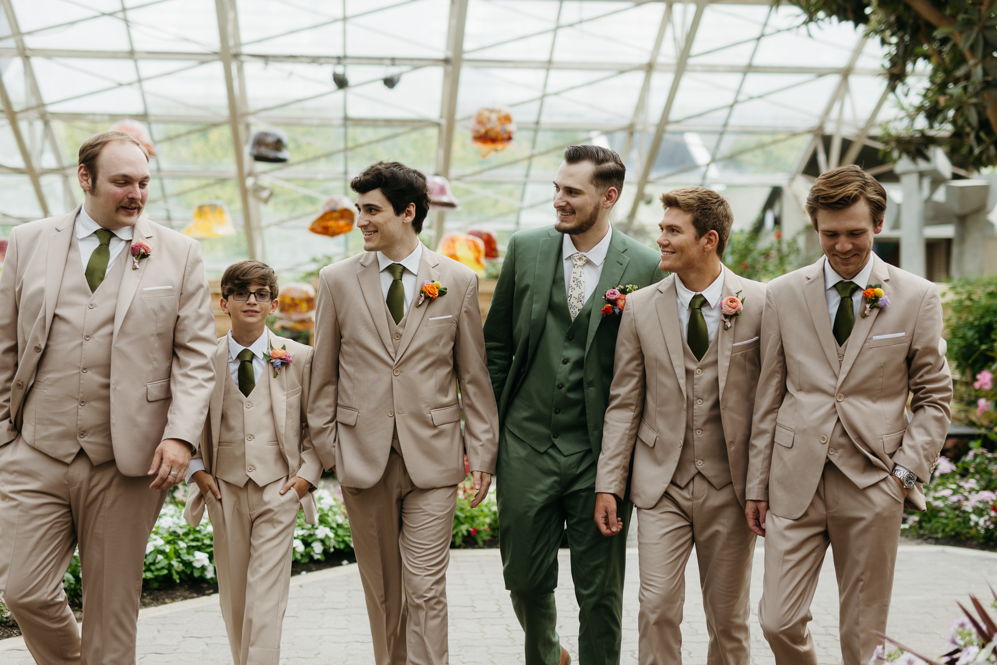 The Prettiest Fort Wayne Botanical Gardens Wedding at Foellinger-Freimann Botanical Conservatory