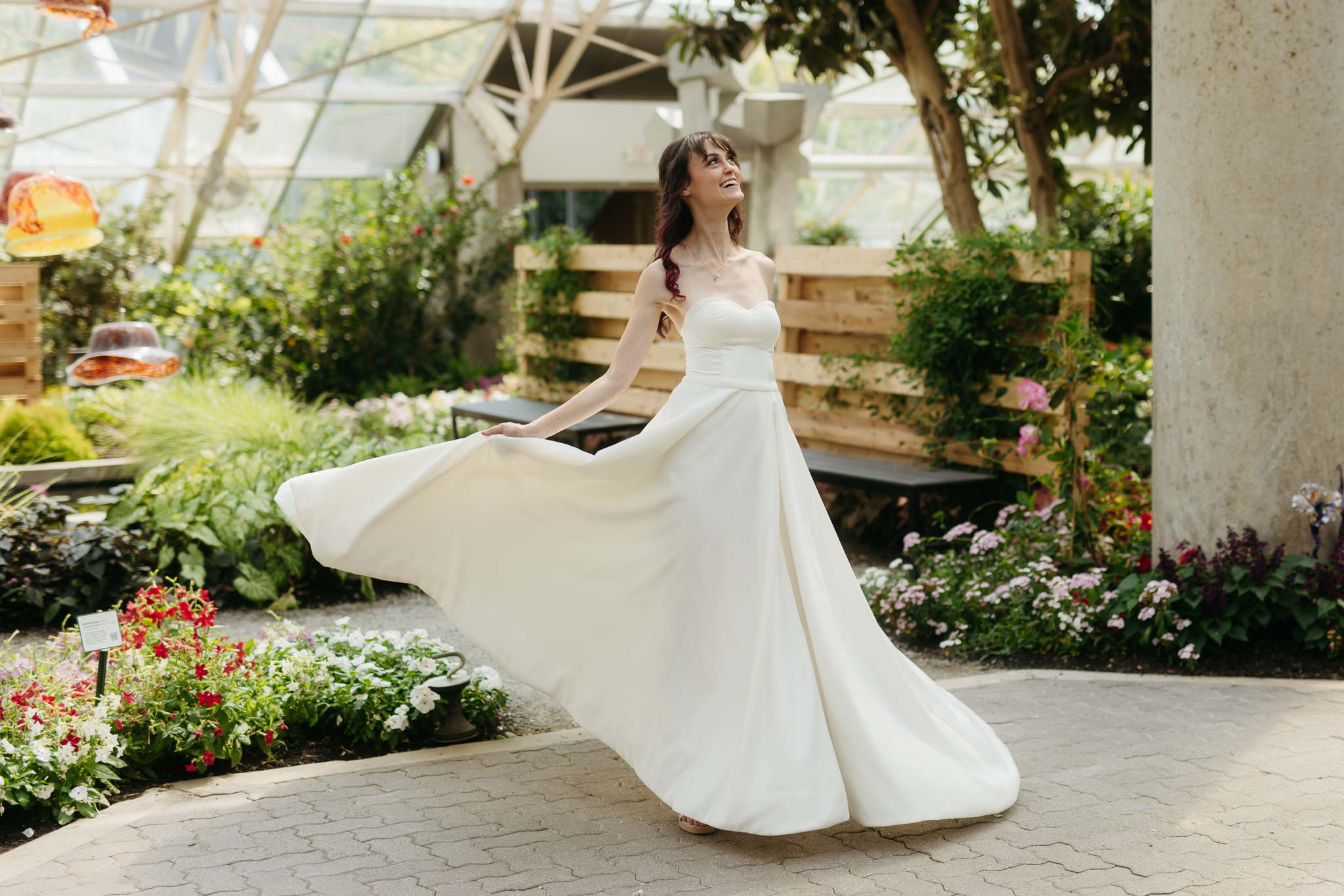 The Prettiest Fort Wayne Botanical Gardens Wedding at Foellinger-Freimann Botanical Conservatory