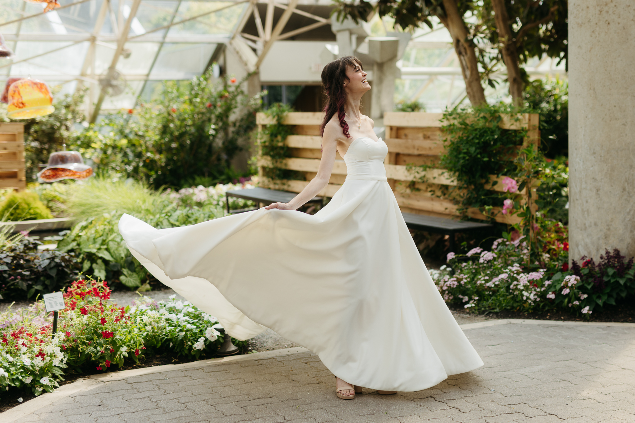 The Prettiest Fort Wayne Botanical Gardens Wedding at Foellinger-Freimann Botanical Conservatory