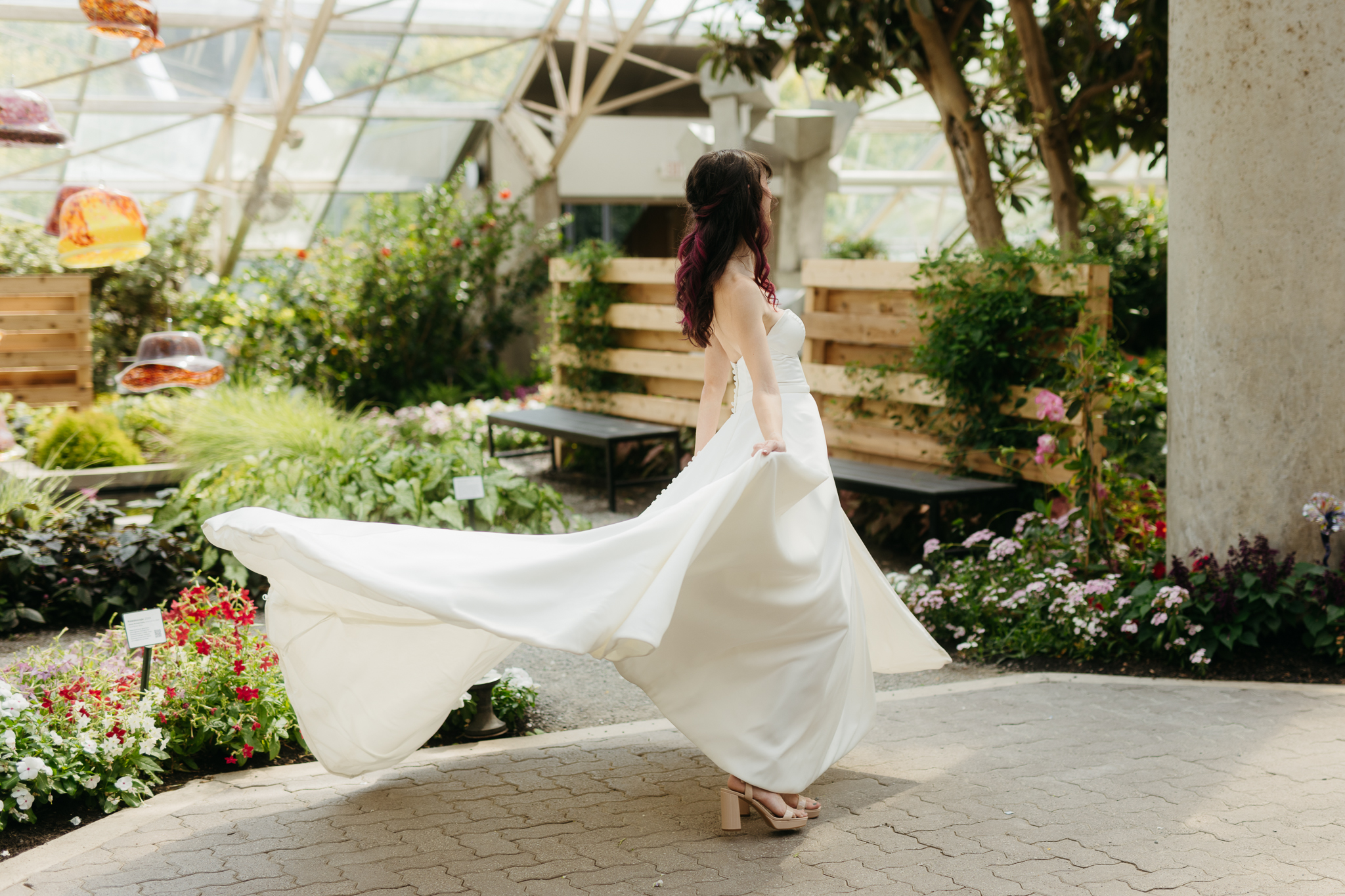 The Prettiest Fort Wayne Botanical Gardens Wedding at Foellinger-Freimann Botanical Conservatory