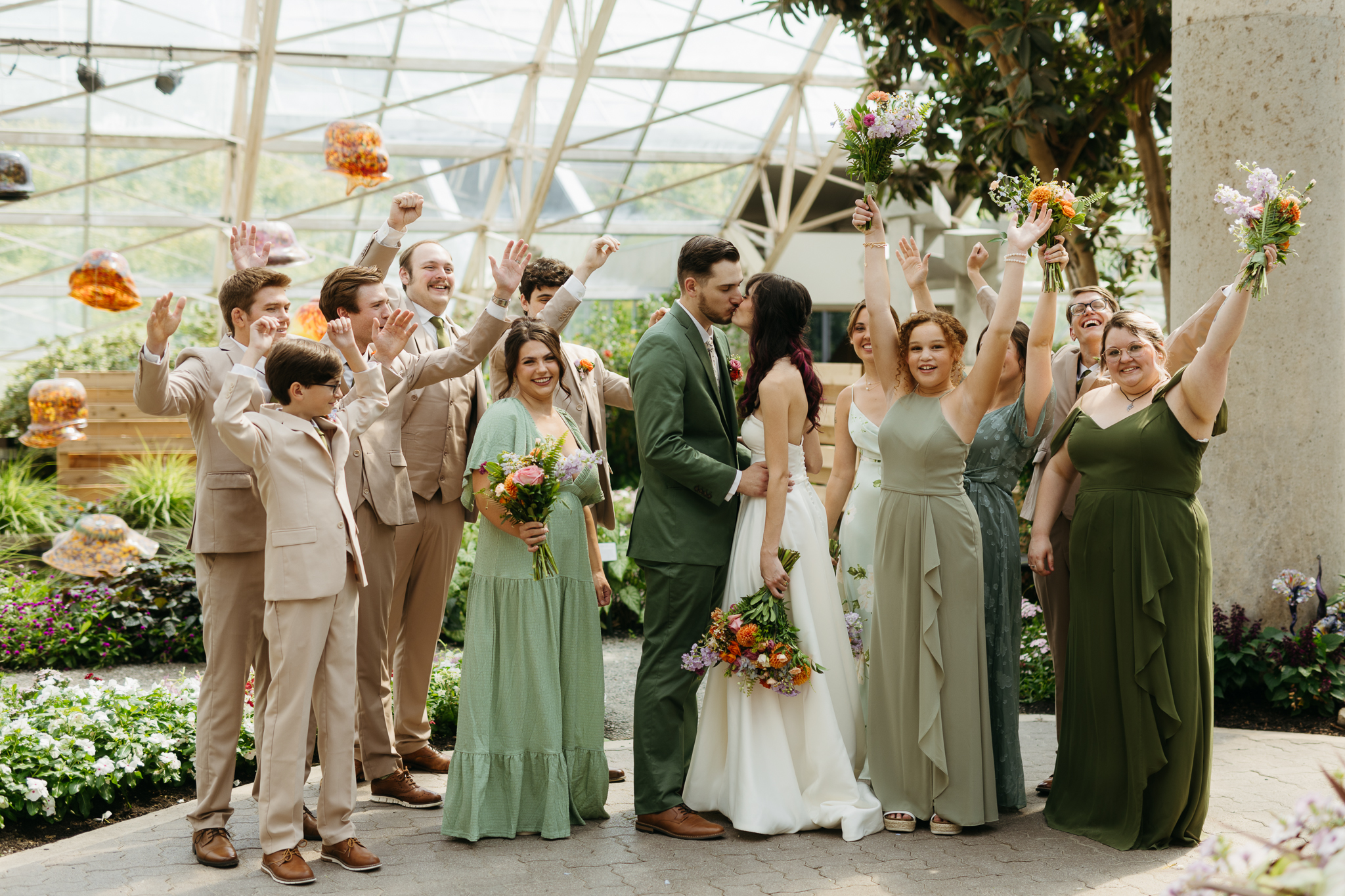 The Prettiest Fort Wayne Botanical Gardens Wedding at Foellinger-Freimann Botanical Conservatory