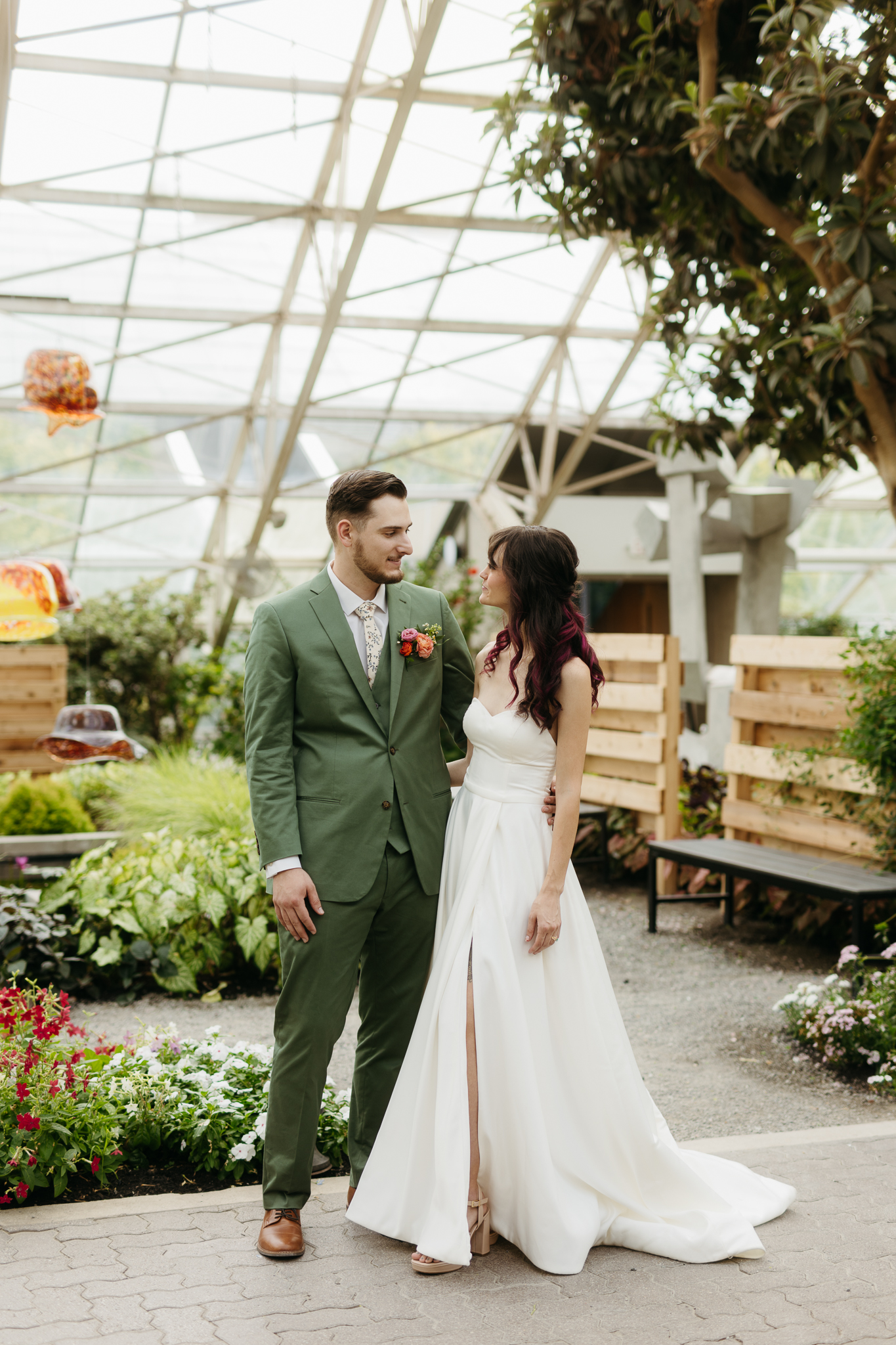 The Prettiest Fort Wayne Botanical Gardens Wedding at Foellinger-Freimann Botanical Conservatory