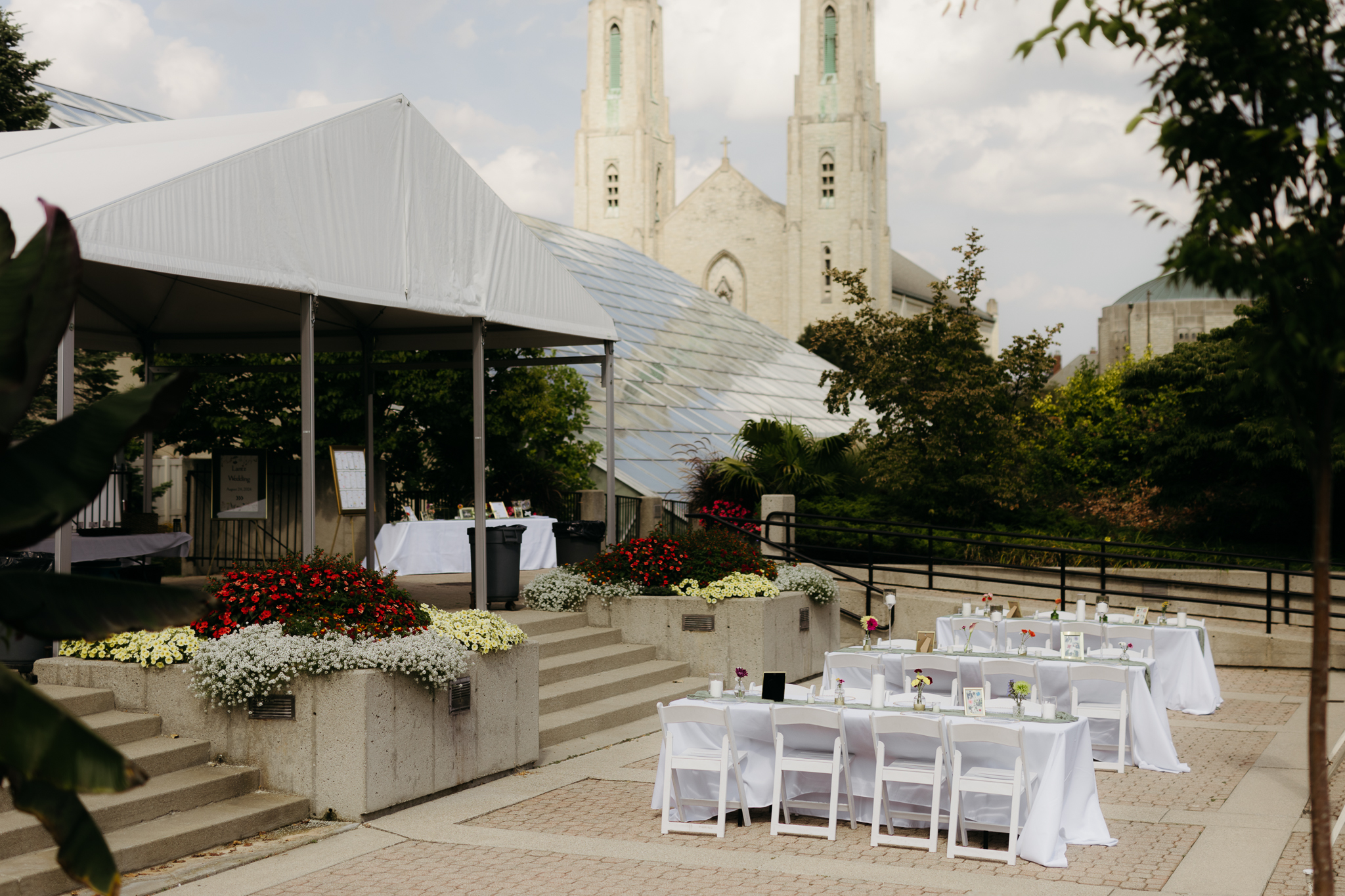 The Prettiest Fort Wayne Botanical Gardens Wedding at Foellinger-Freimann Botanical Conservatory