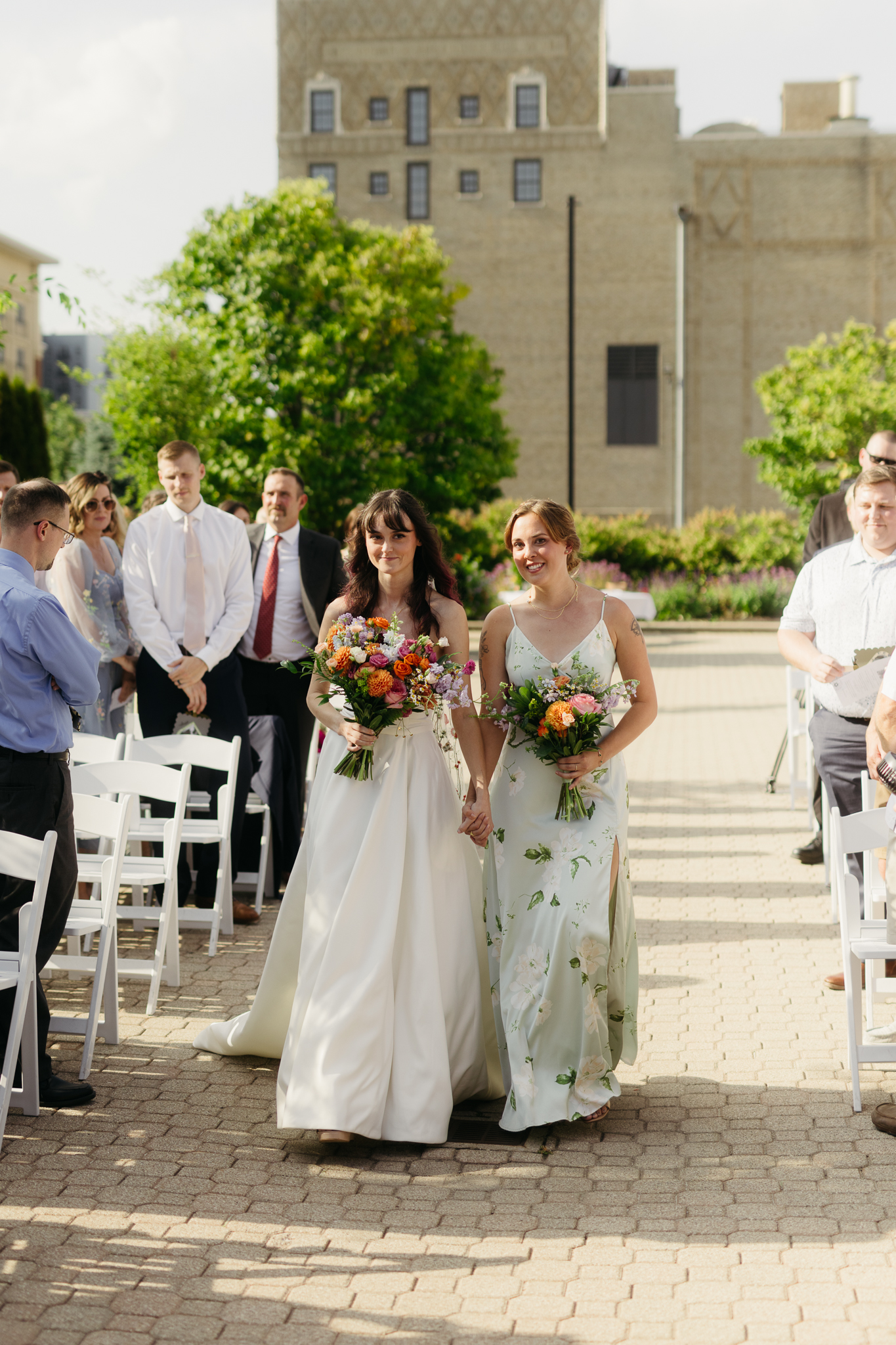 The Prettiest Fort Wayne Botanical Gardens Wedding at Foellinger-Freimann Botanical Conservatory