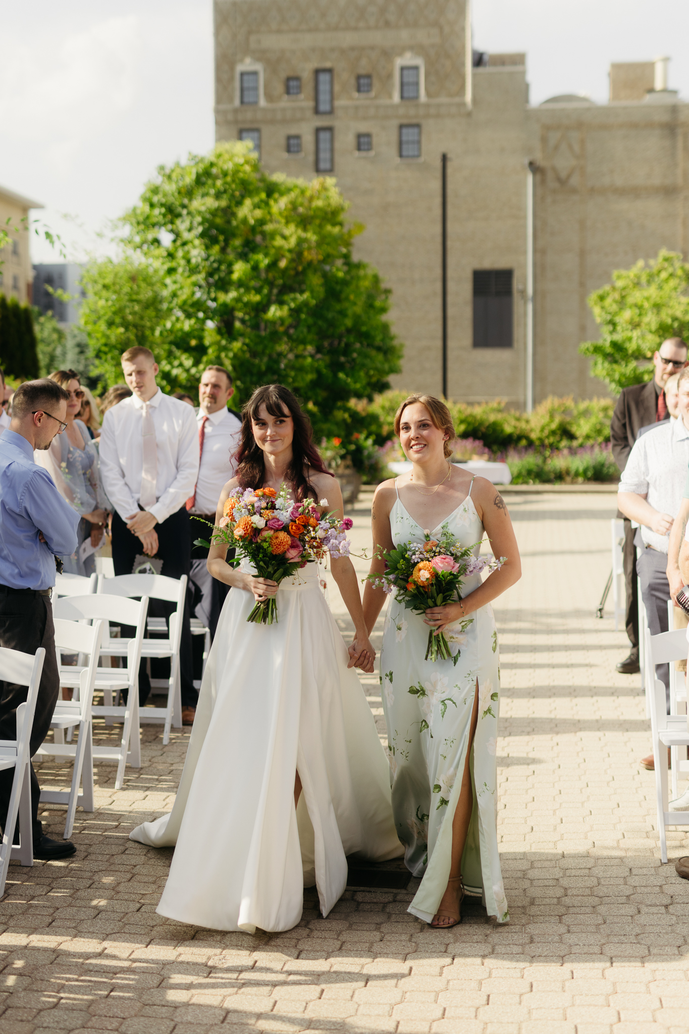 The Prettiest Fort Wayne Botanical Gardens Wedding at Foellinger-Freimann Botanical Conservatory