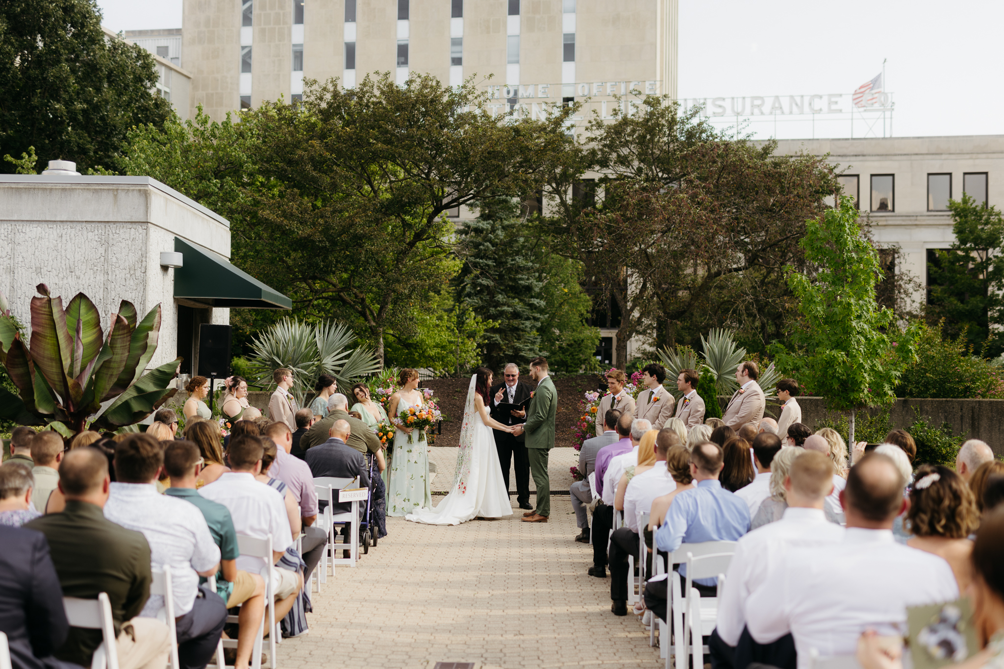 The Prettiest Fort Wayne Botanical Gardens Wedding at Foellinger-Freimann Botanical Conservatory