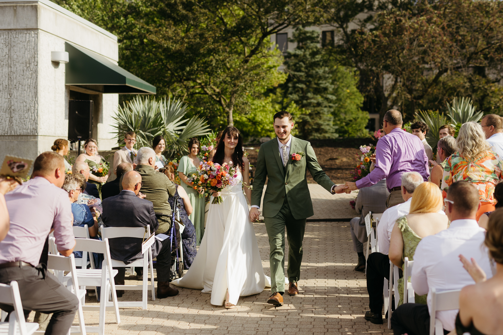 The Prettiest Fort Wayne Botanical Gardens Wedding at Foellinger-Freimann Botanical Conservatory