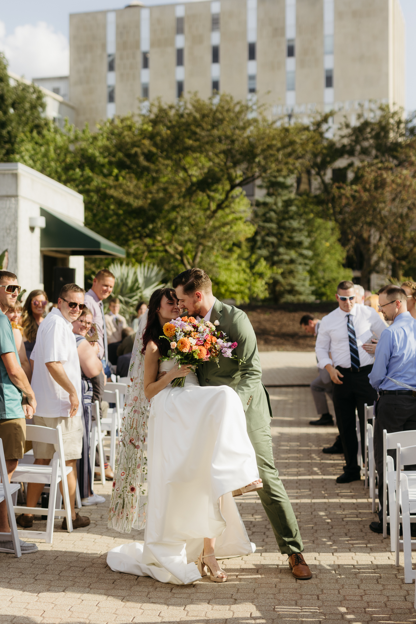 The Prettiest Fort Wayne Botanical Gardens Wedding at Foellinger-Freimann Botanical Conservatory