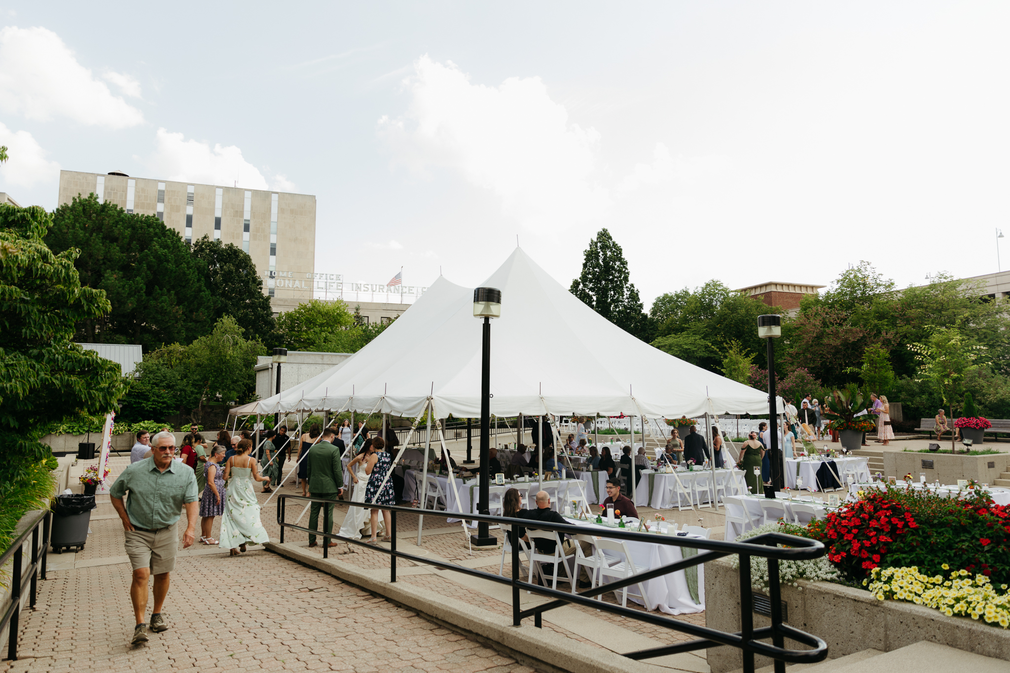 The Prettiest Fort Wayne Botanical Gardens Wedding at Foellinger-Freimann Botanical Conservatory