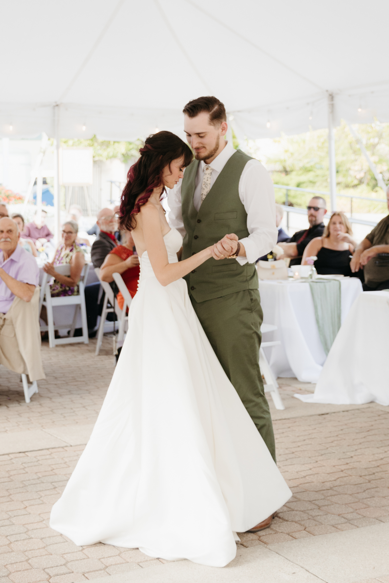 The Prettiest Fort Wayne Botanical Gardens Wedding at Foellinger-Freimann Botanical Conservatory