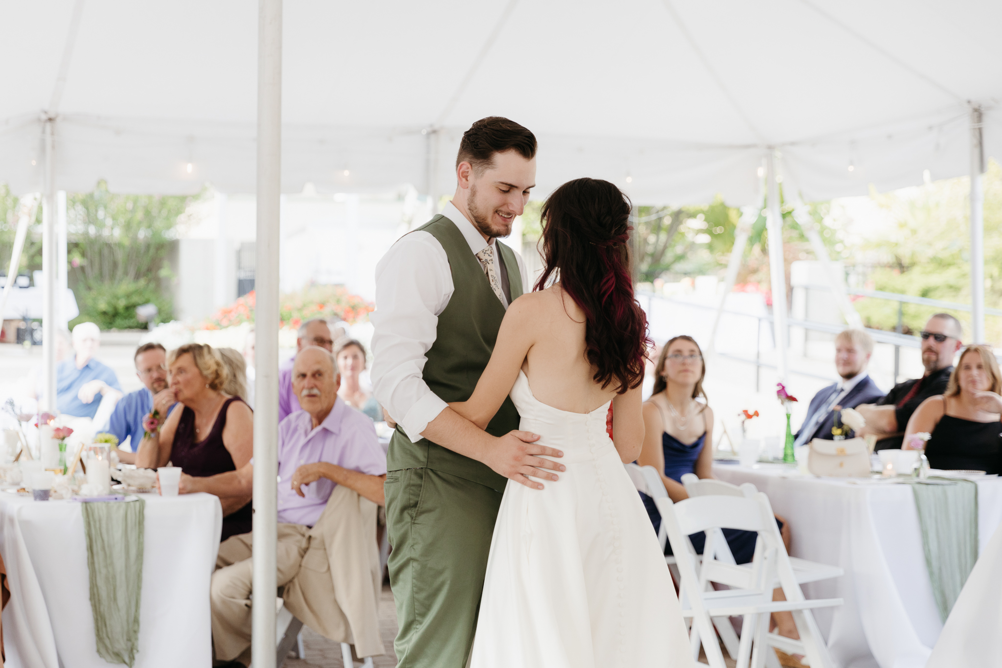 The Prettiest Fort Wayne Botanical Gardens Wedding at Foellinger-Freimann Botanical Conservatory