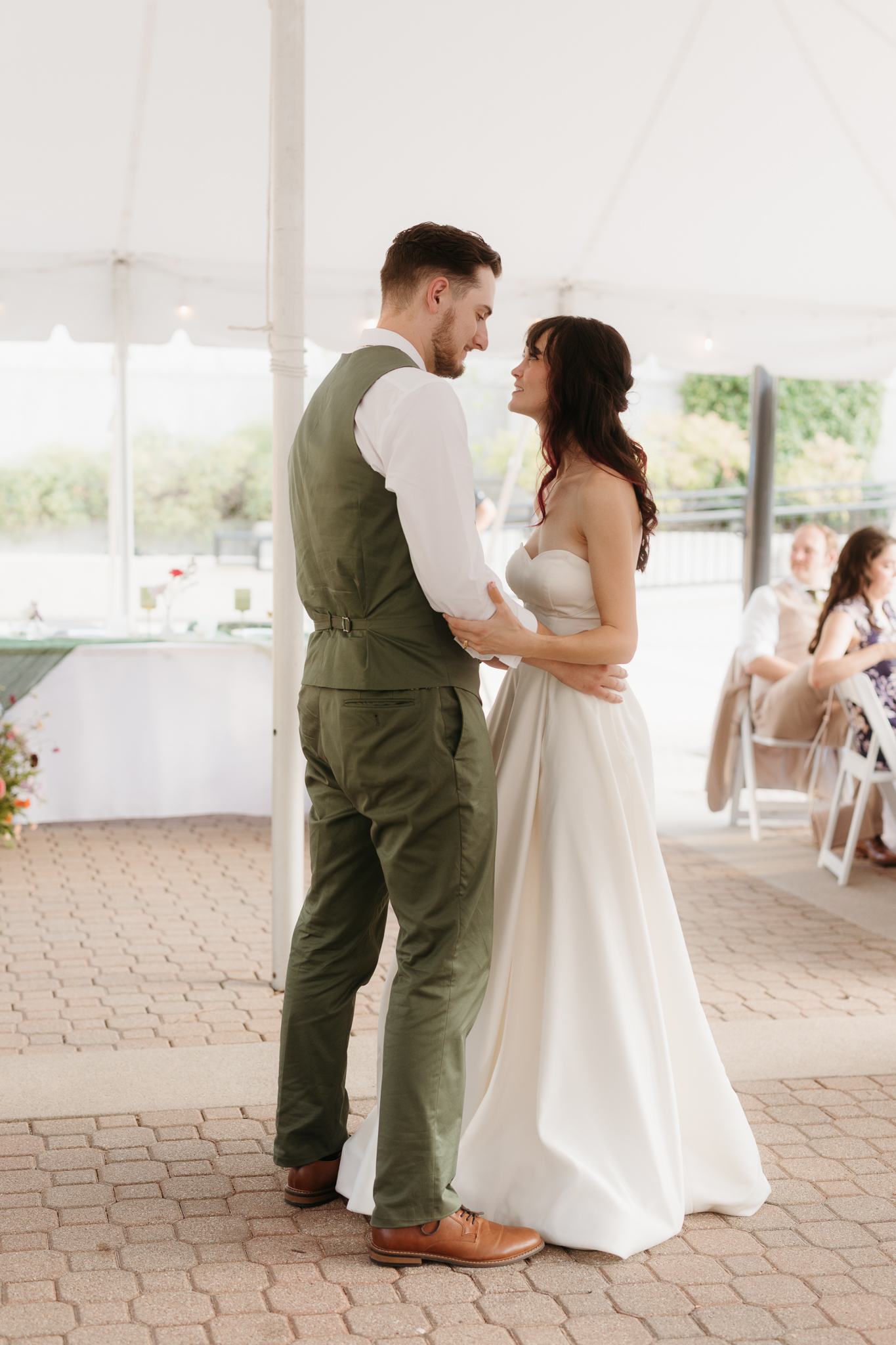 The Prettiest Fort Wayne Botanical Gardens Wedding at Foellinger-Freimann Botanical Conservatory