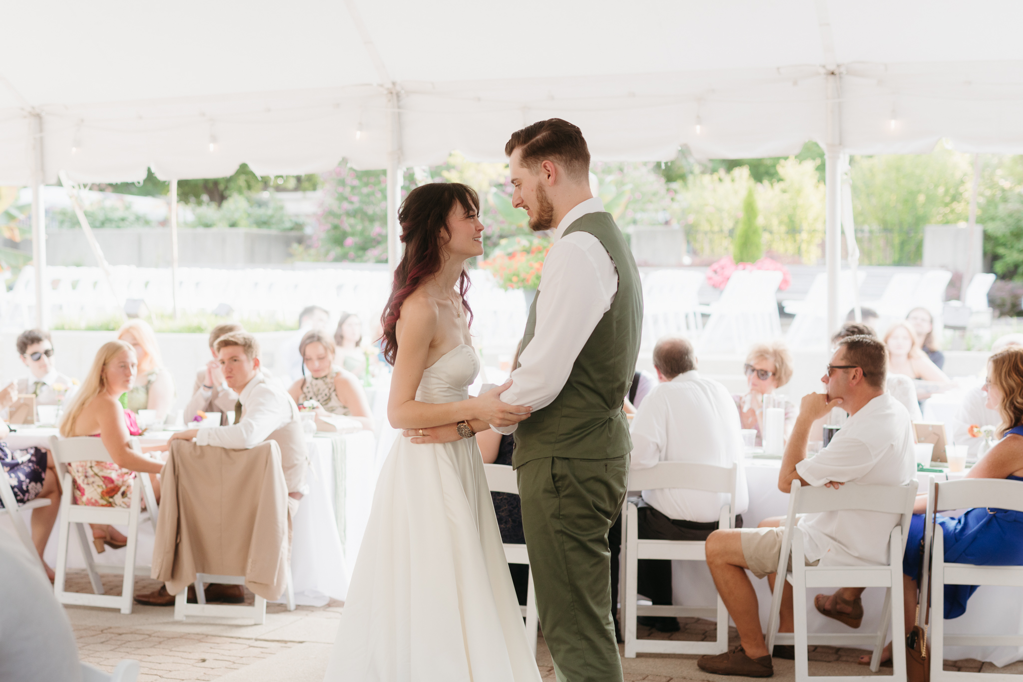 The Prettiest Fort Wayne Botanical Gardens Wedding at Foellinger-Freimann Botanical Conservatory