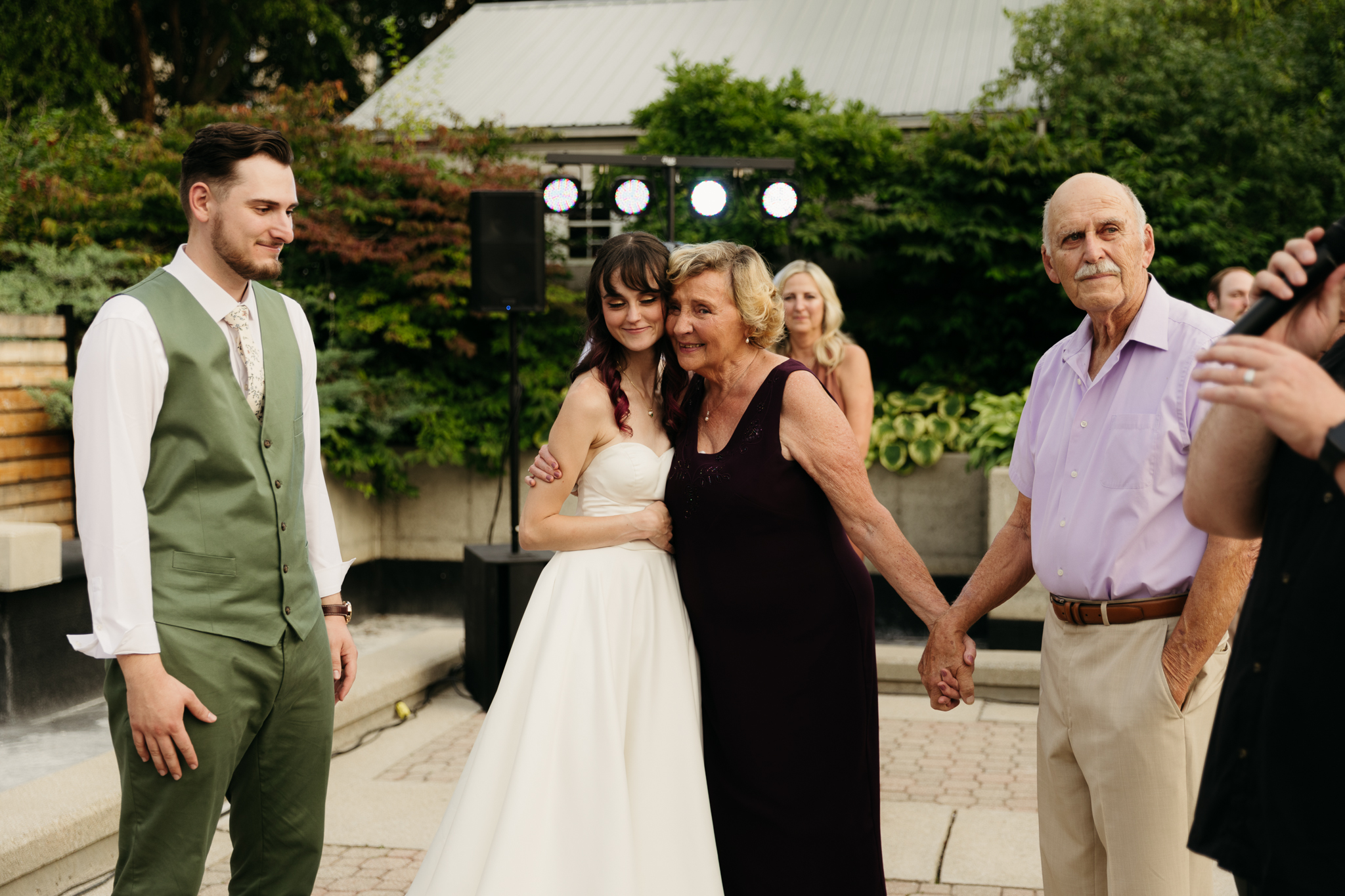 The Prettiest Fort Wayne Botanical Gardens Wedding at Foellinger-Freimann Botanical Conservatory