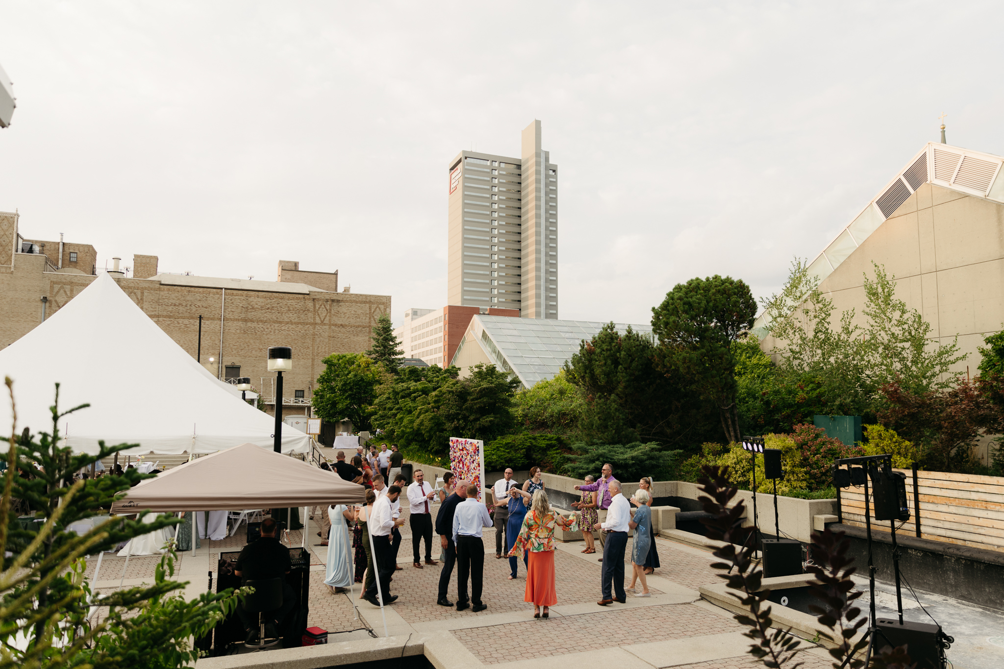 The Prettiest Fort Wayne Botanical Gardens Wedding at Foellinger-Freimann Botanical Conservatory