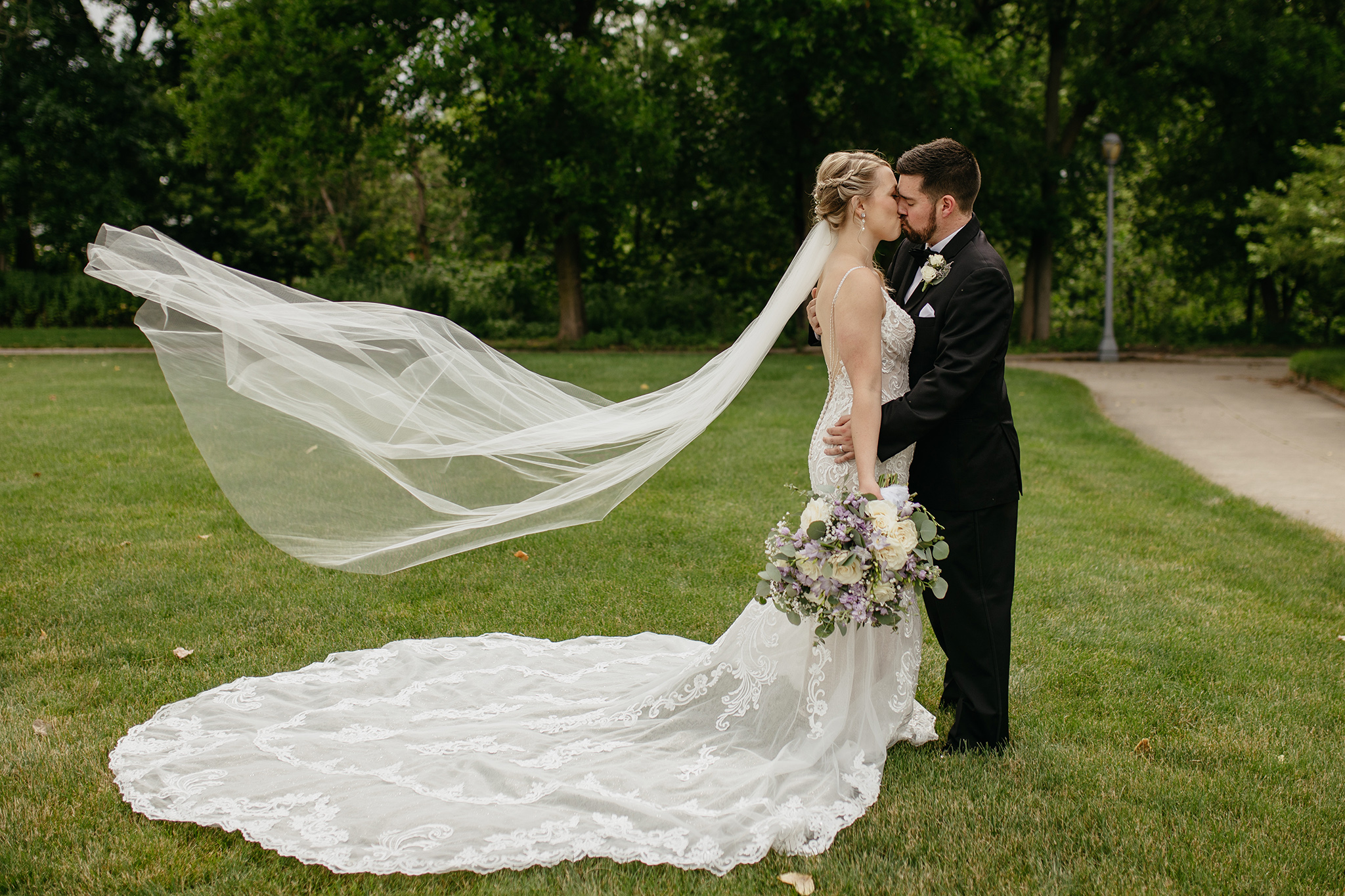 The Prettiest Outdoor Wedding Venues in Fort Wayne, Indiana || Indiana Wedding & Elopement Photography