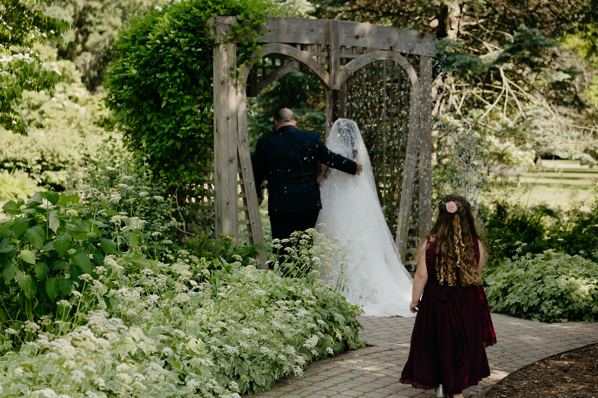 The Prettiest Fort Wayne Outdoor Wedding Venues || Indiana Intimate Wedding Photography