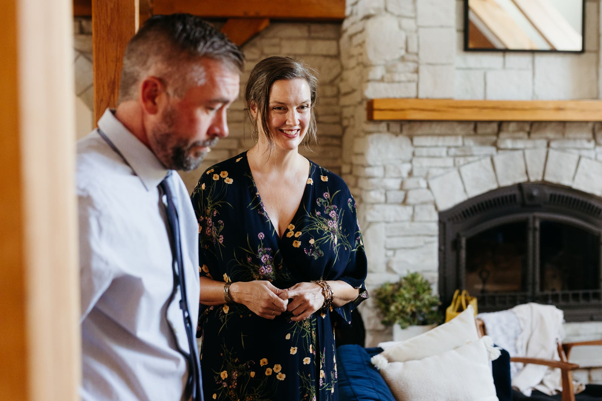 Group and family photos with bride and groom, hanging out at airbnb before heading out for the Lake Michigan wedding ceremony
